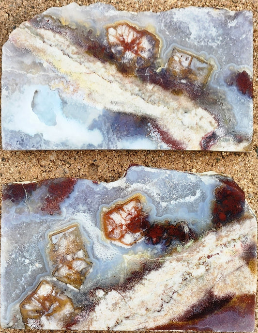 Ágata azul con cara pulida/ónix blanco con musgo rojo y bolsillos de cristal (par)