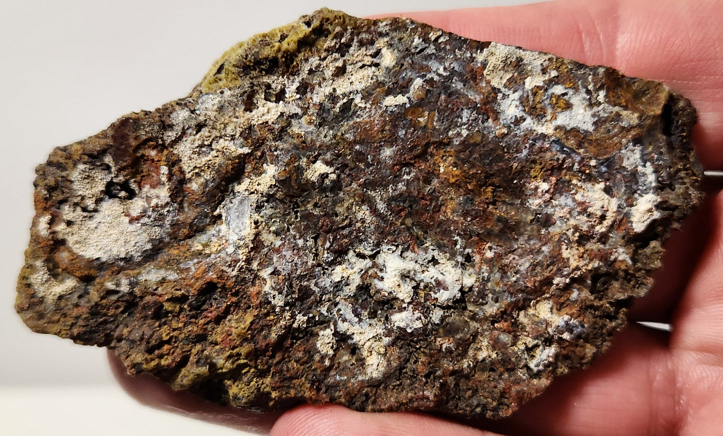 Dalle d’agate panache sanglante (pièce d’extrémité)